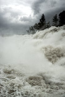 Heidi Baker copes with floods in Mozambique
